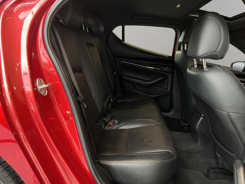 Mazda Mazda 3 5 pts. HB Signature, 2.5T, TA, piel, s. Bose, RA-18, 4x4 2023